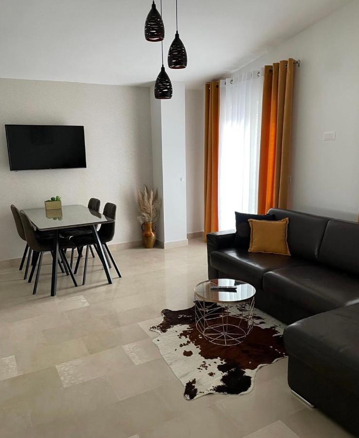 Villa Franko Baska Voda Luaran gambar